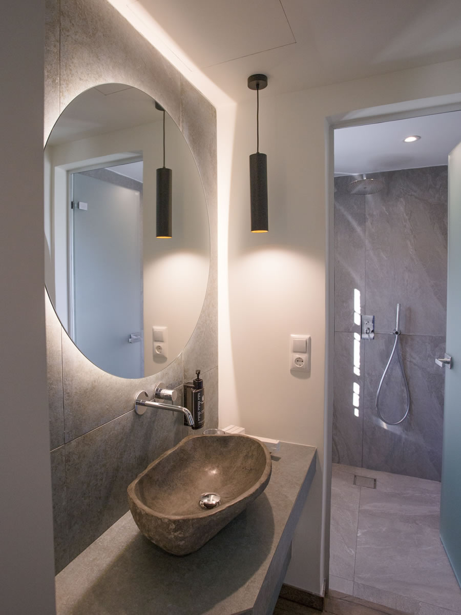 Makris Luxury Suites Papigo